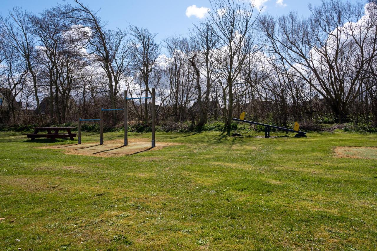 Beach House Makai - Family House With Finnish Sauna, 2 Bathrooms And Only Minutes From The Beach De Koog  Exteriör bild
